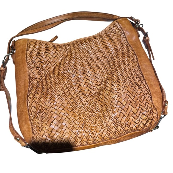 Elegant Tan Woven Leather Shoulder Bag - Picture 2 of 6